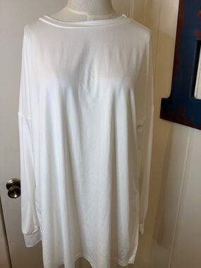 Ekouaer White Long Sleeve Tunic Top Sz M NWT